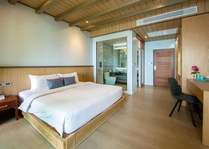 Coral Cliff Beach Resort Samui - Sha Plus